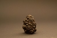 http://www.arturmoser.de/files/gimgs/th-30_Eyes, 2017, Ebenholz, 4 x 3,2 x 3 cm.jpg